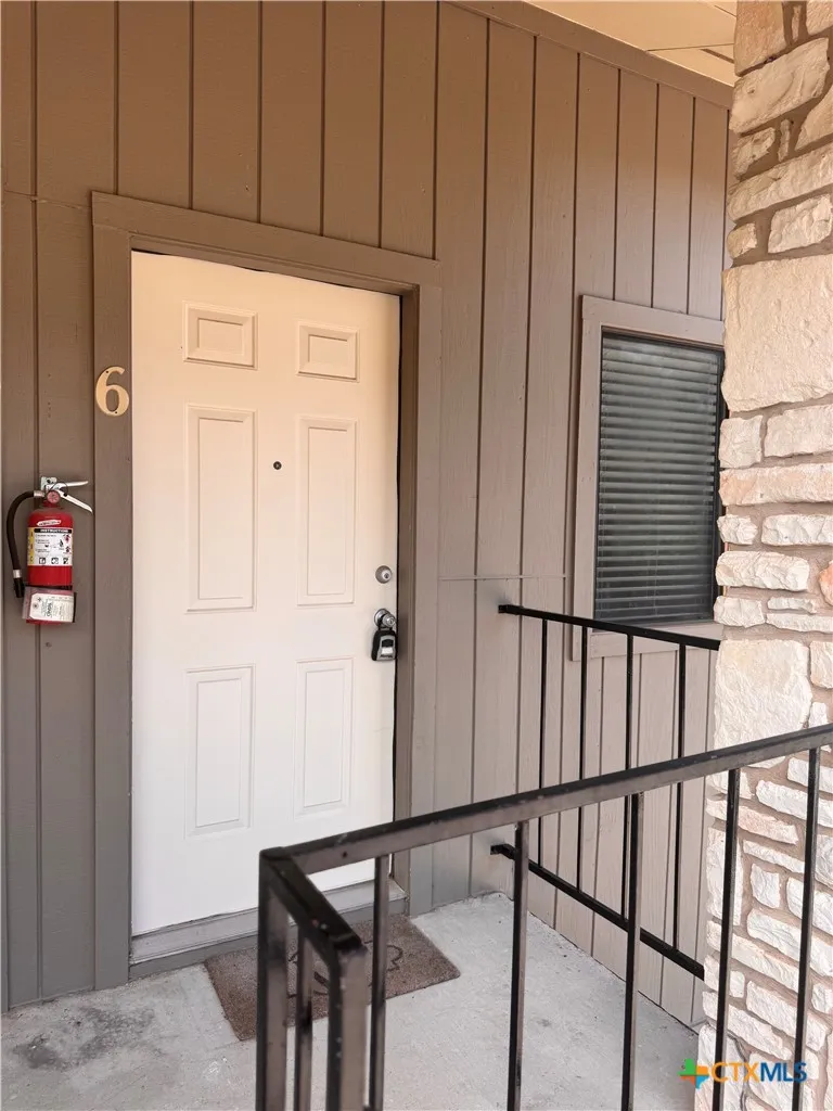 1256 Cougar Drive #6 Canyon Lake, TX 78133