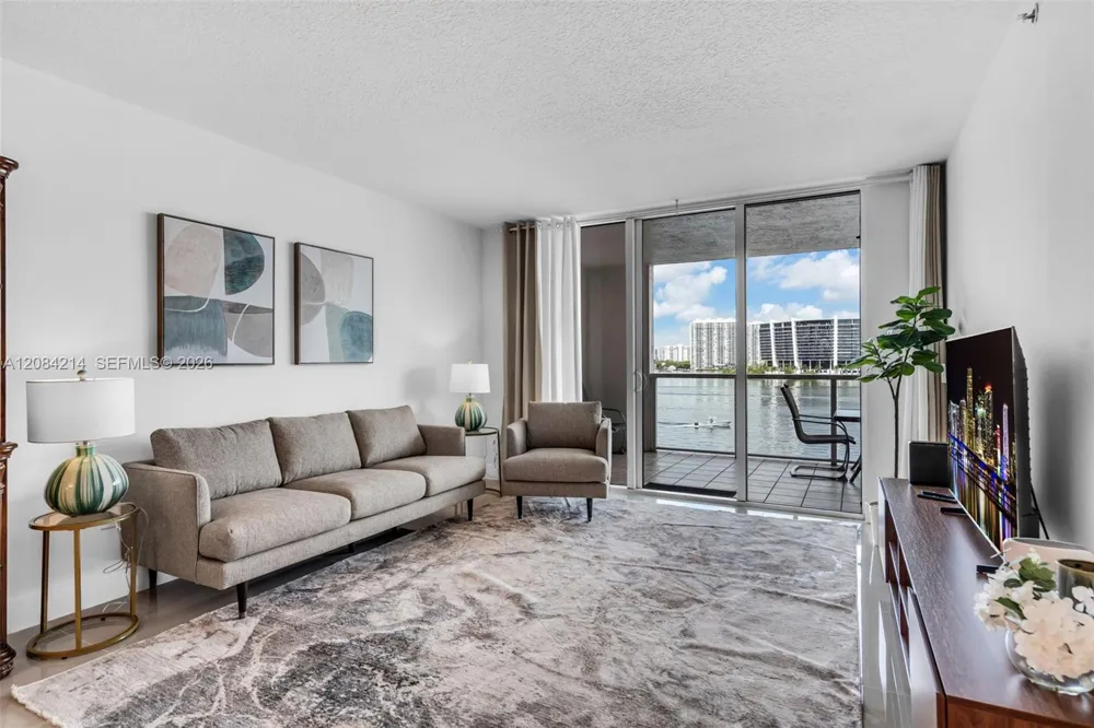 18100 Bay Rd #709 Sunny Isles Beach, FL 33160
