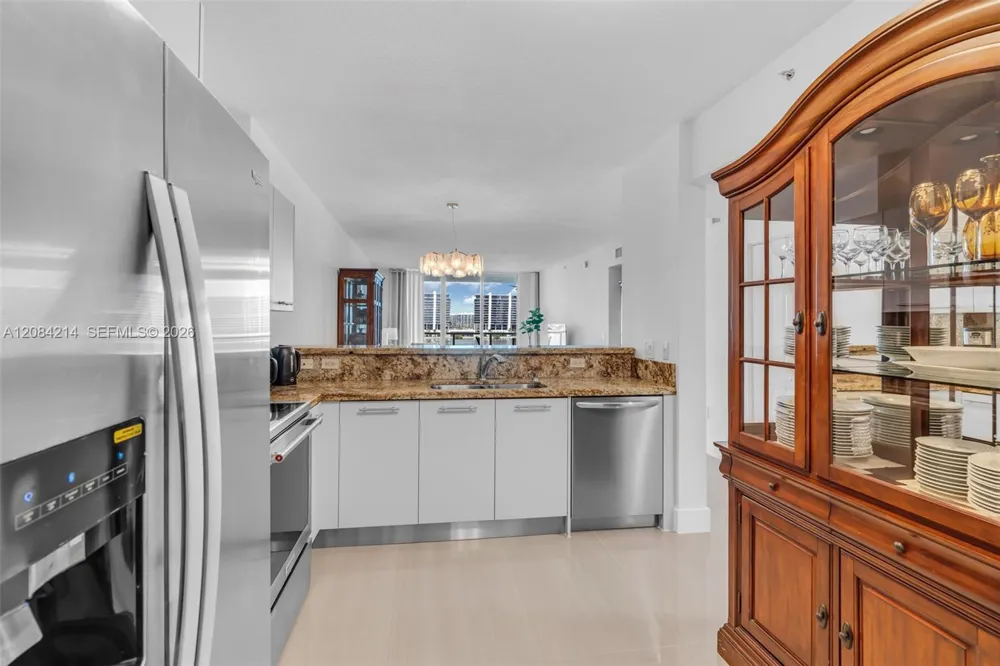 18100 Bay Rd #709 Sunny Isles Beach, FL 33160