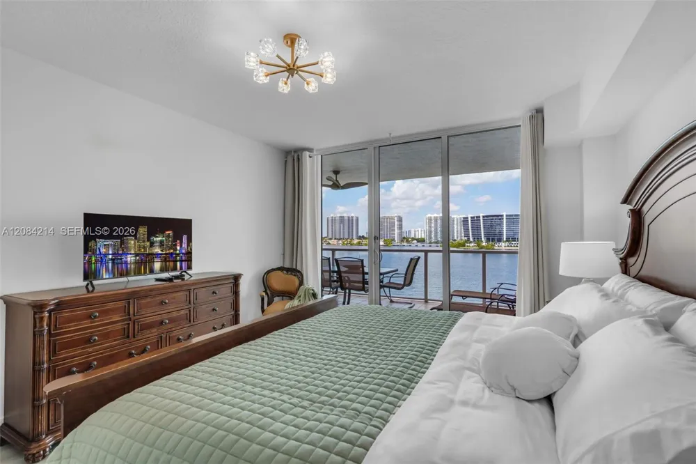 18100 Bay Rd #709 Sunny Isles Beach, FL 33160