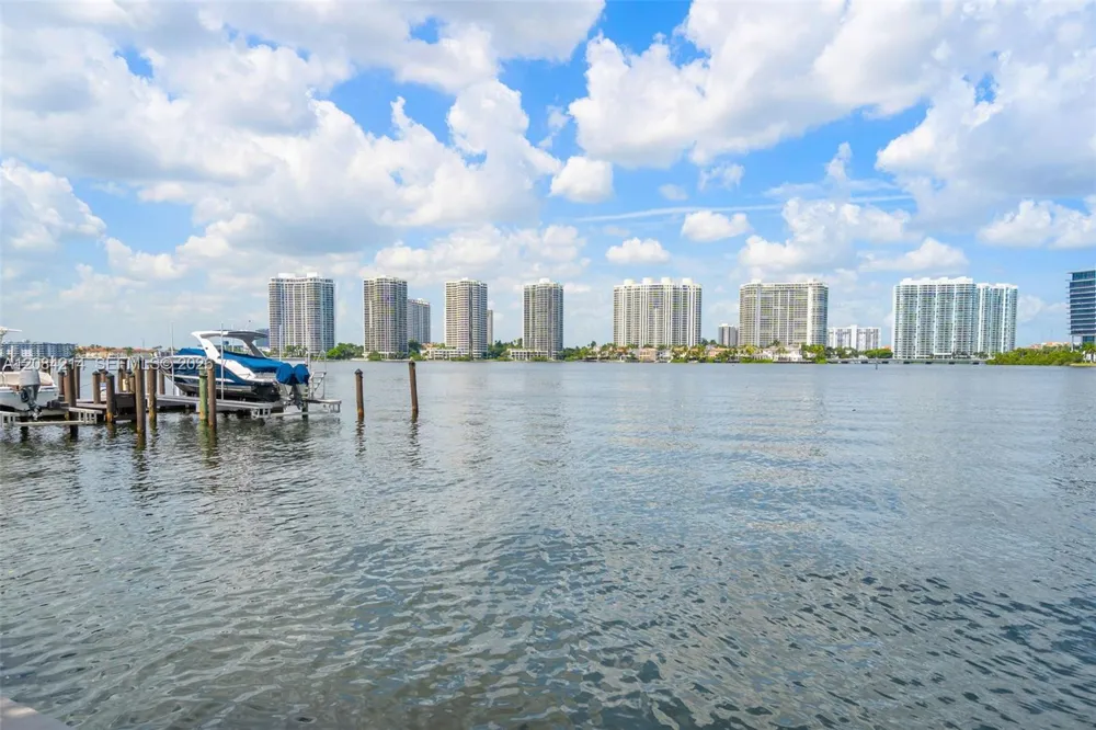 18100 Bay Rd #709 Sunny Isles Beach, FL 33160