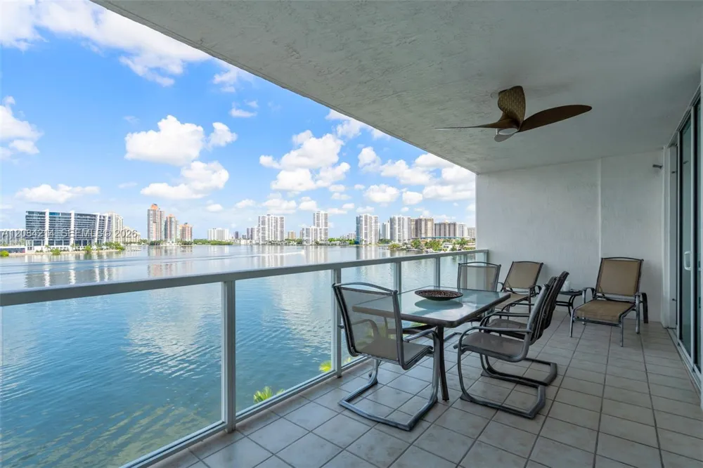 18100 Bay Rd #709 Sunny Isles Beach, FL 33160
