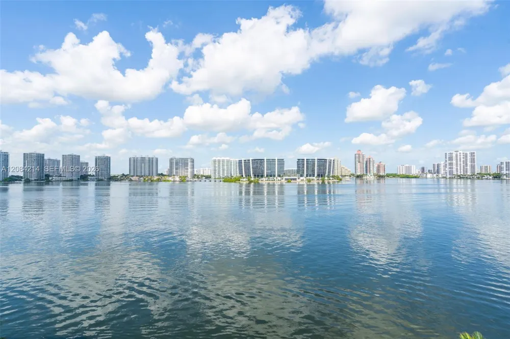 18100 Bay Rd #709 Sunny Isles Beach, FL 33160