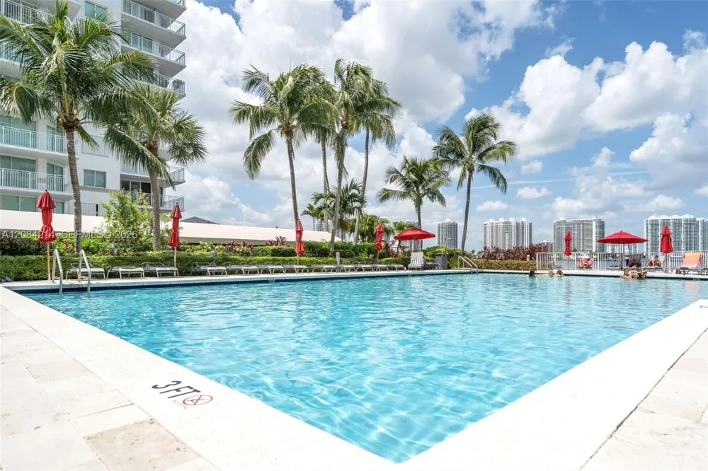 18100 Bay Rd #709 Sunny Isles Beach, FL 33160