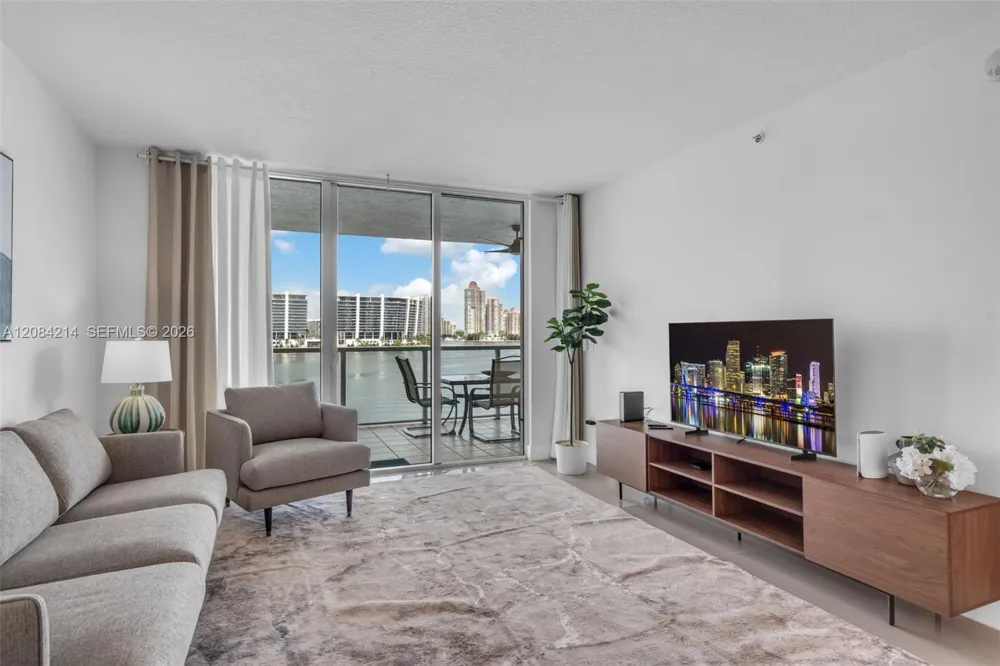 18100 Bay Rd #709 Sunny Isles Beach, FL 33160