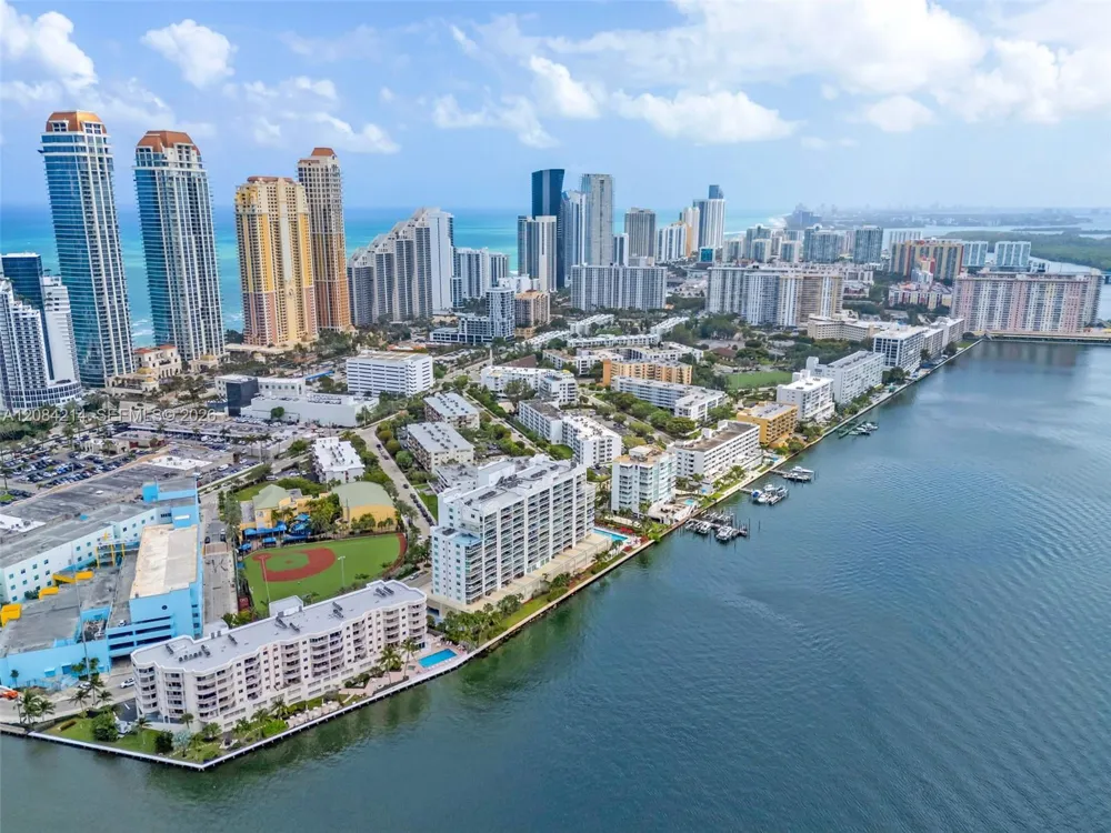 18100 Bay Rd #709 Sunny Isles Beach, FL 33160