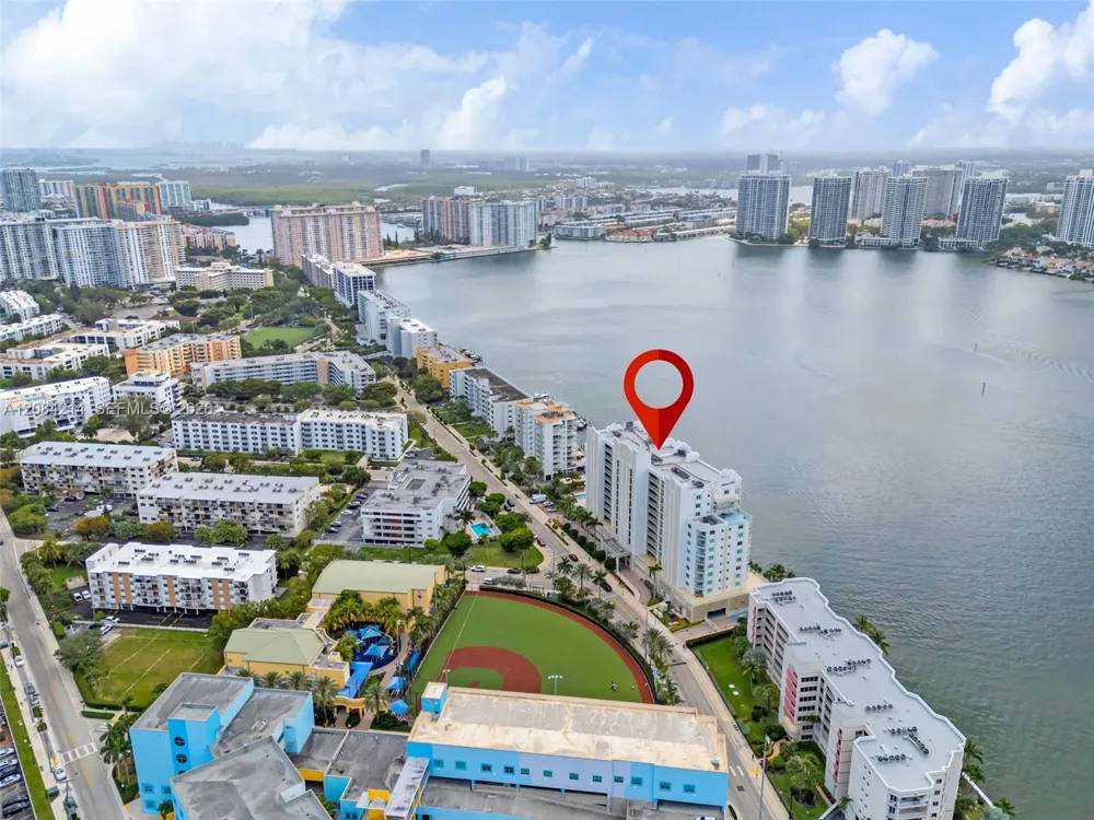 18100 Bay Rd #709 Sunny Isles Beach, FL 33160