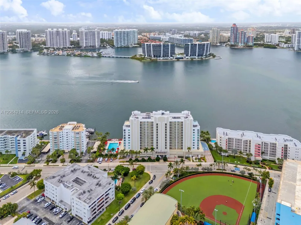 18100 Bay Rd #709 Sunny Isles Beach, FL 33160