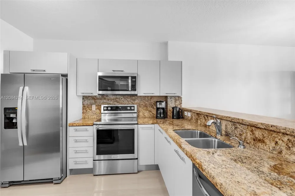 18100 Bay Rd #709 Sunny Isles Beach, FL 33160