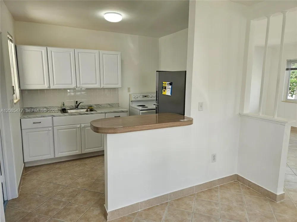 145 SW 60th Ct Miami, FL 33144