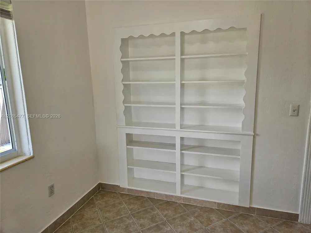 145 SW 60th Ct Miami, FL 33144