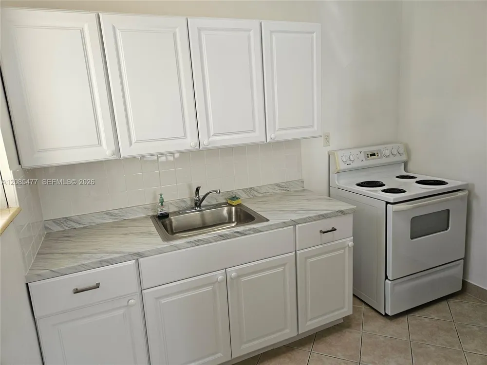145 SW 60th Ct Miami, FL 33144