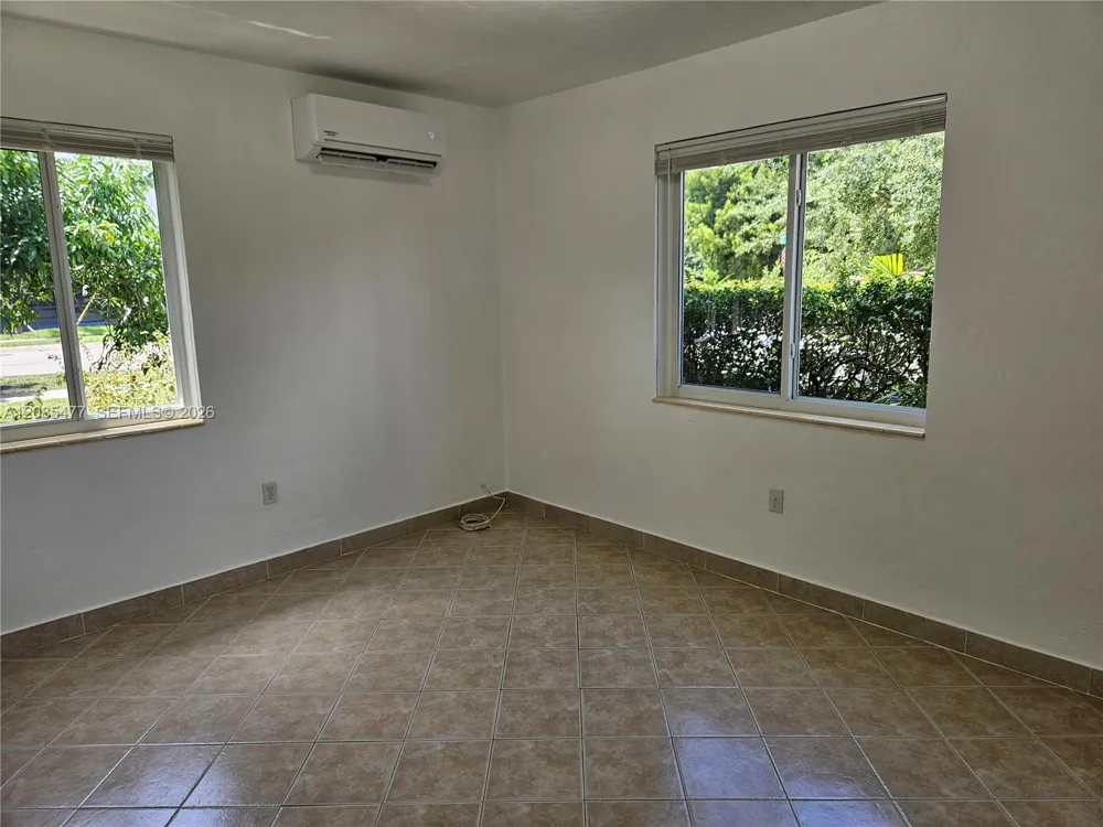 145 SW 60th Ct Miami, FL 33144
