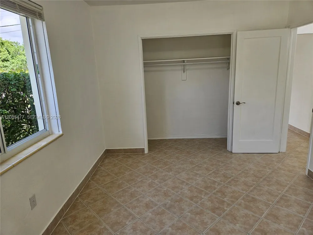 145 SW 60th Ct Miami, FL 33144