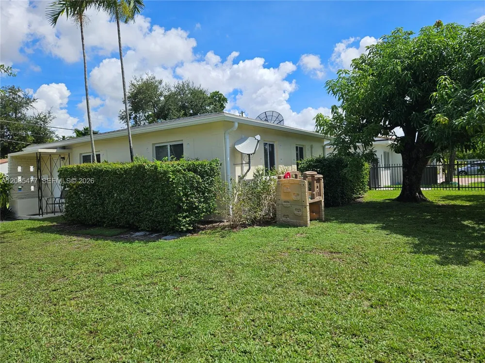 145 SW 60th Ct Miami, FL 33144