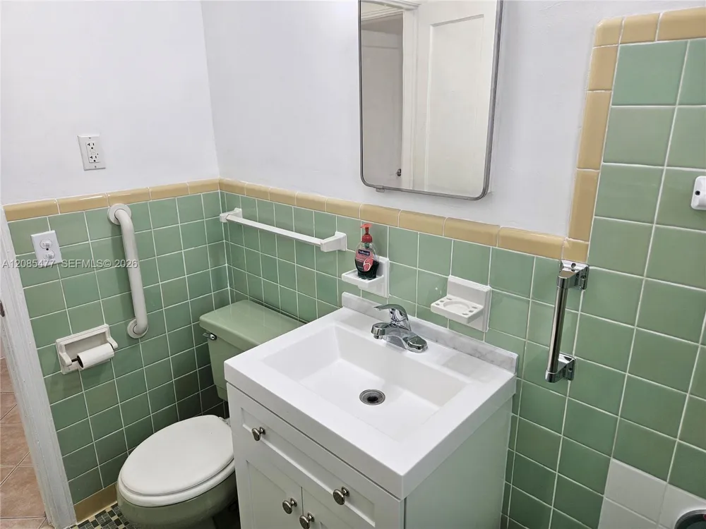 145 SW 60th Ct Miami, FL 33144