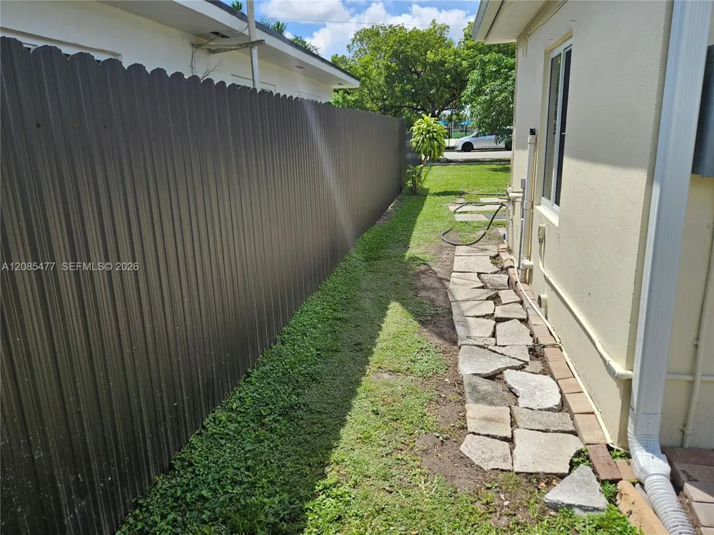 145 SW 60th Ct Miami, FL 33144