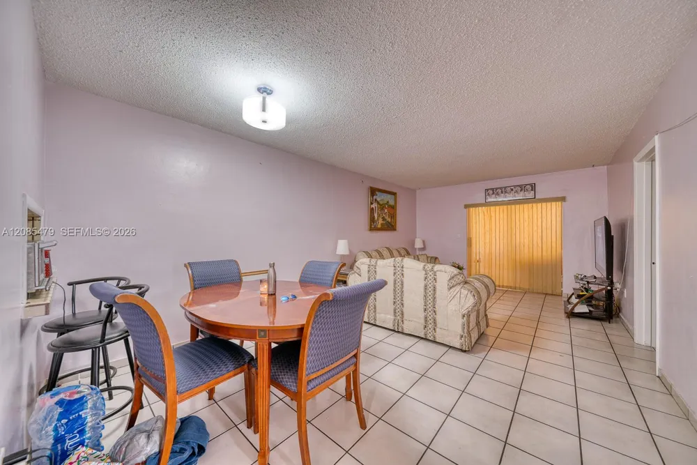 140 Royal Palm Rd #111 Hialeah Gardens, FL 33016