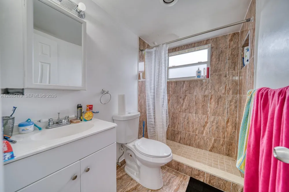 140 Royal Palm Rd #111 Hialeah Gardens, FL 33016