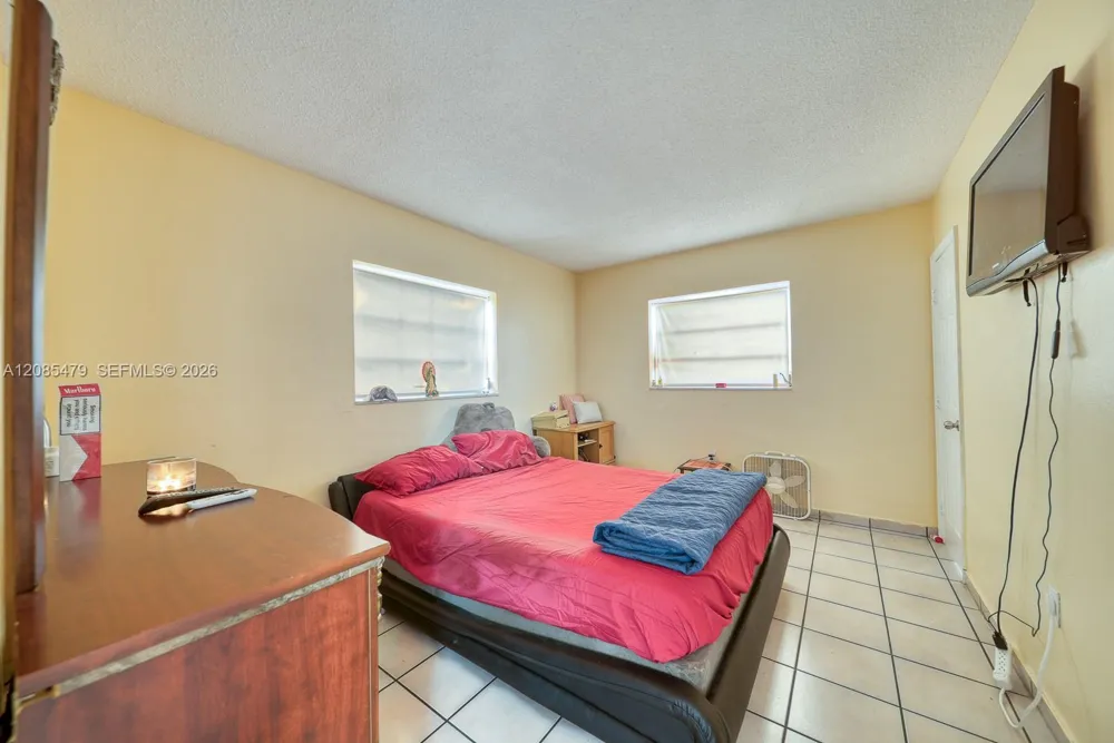 140 Royal Palm Rd #111 Hialeah Gardens, FL 33016