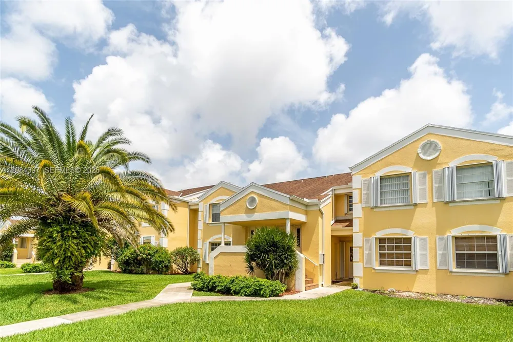 2220 SE 27th Dr #205-B Homestead, FL 33035