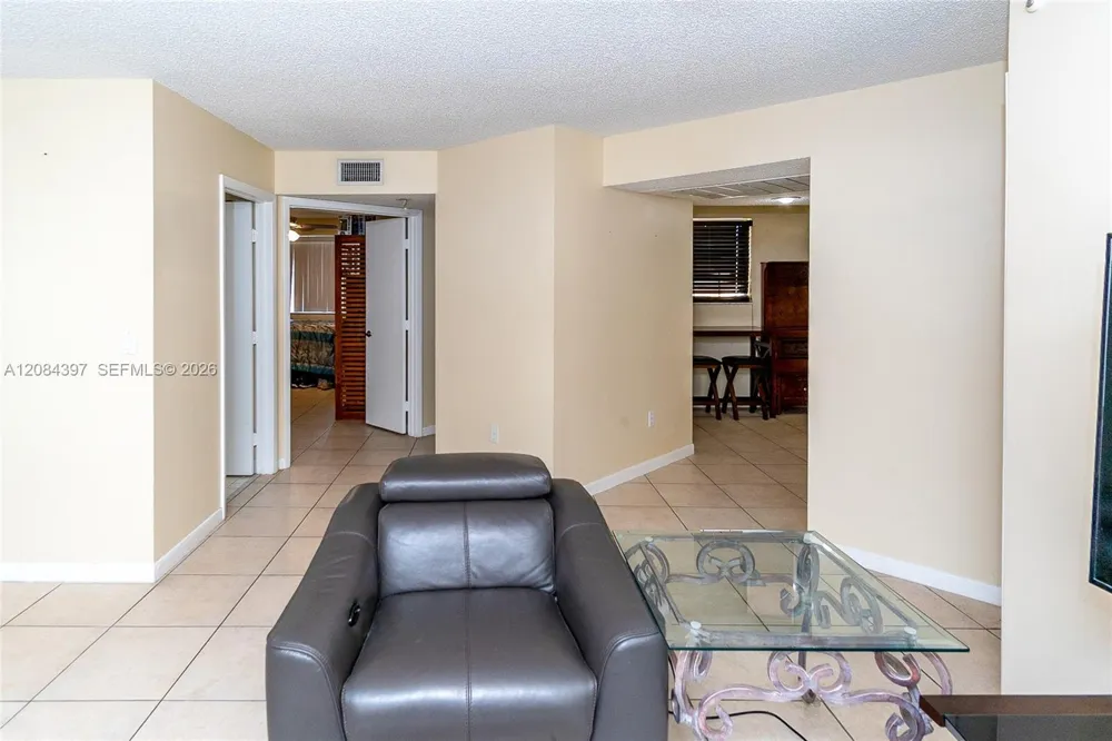 2220 SE 27th Dr #205-B Homestead, FL 33035
