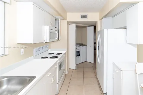 2220 SE 27th Dr #205-B