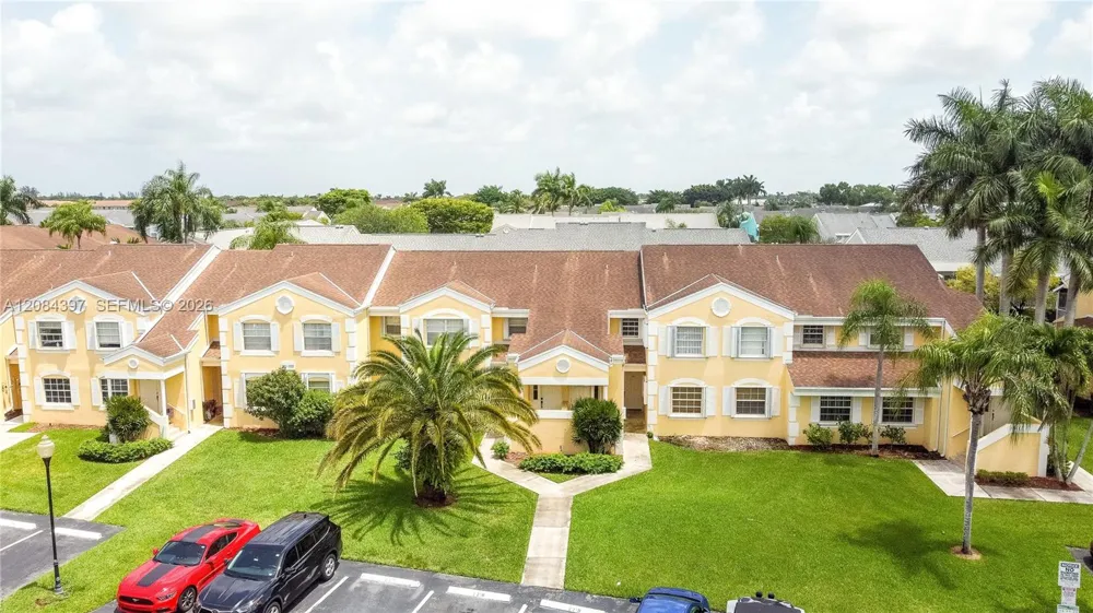 2220 SE 27th Dr #205-B Homestead, FL 33035
