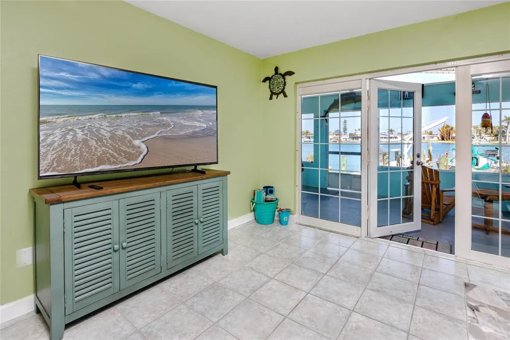 11215 3RD STREET E Treasure Island, FL 33706