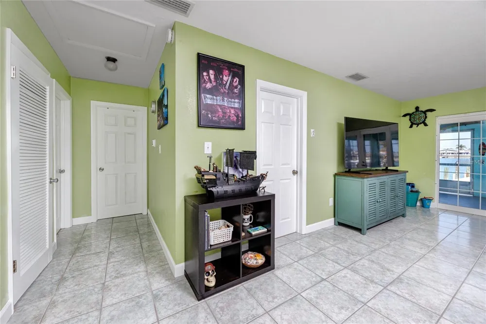 11215 3RD STREET E Treasure Island, FL 33706