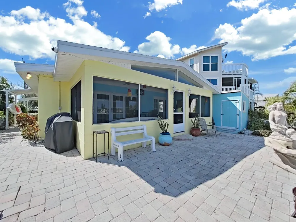 11215 3RD STREET E Treasure Island, FL 33706