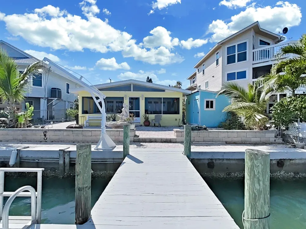 11215 3RD STREET E Treasure Island, FL 33706