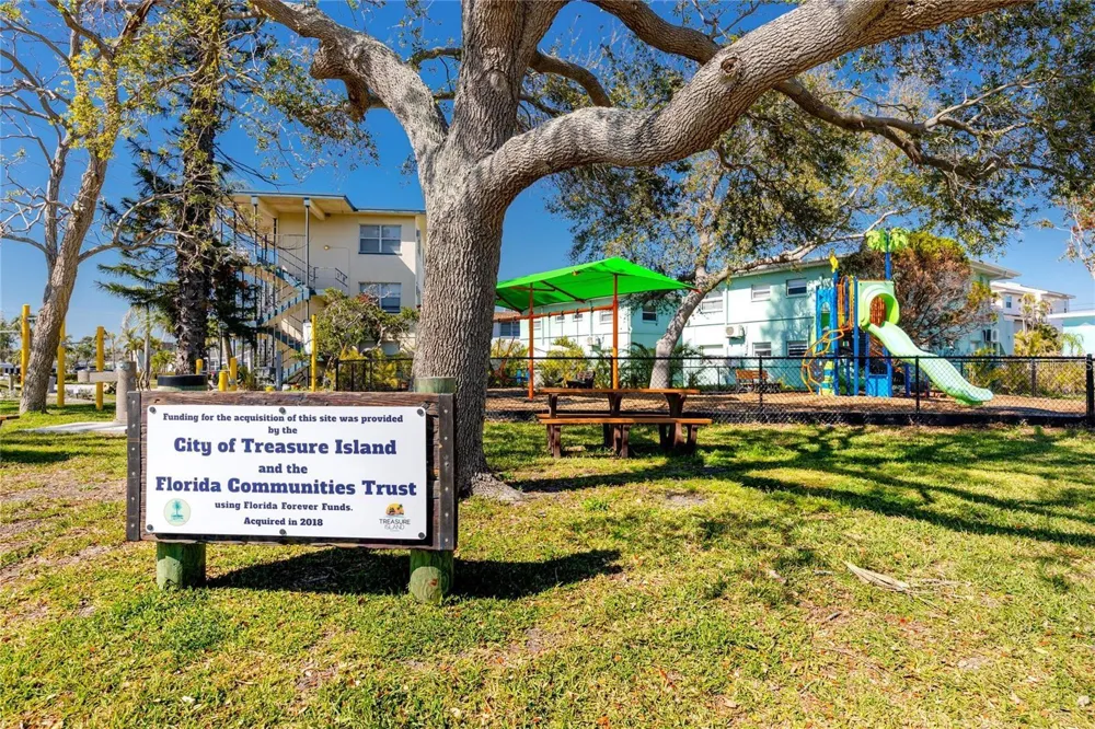 11215 3RD STREET E Treasure Island, FL 33706