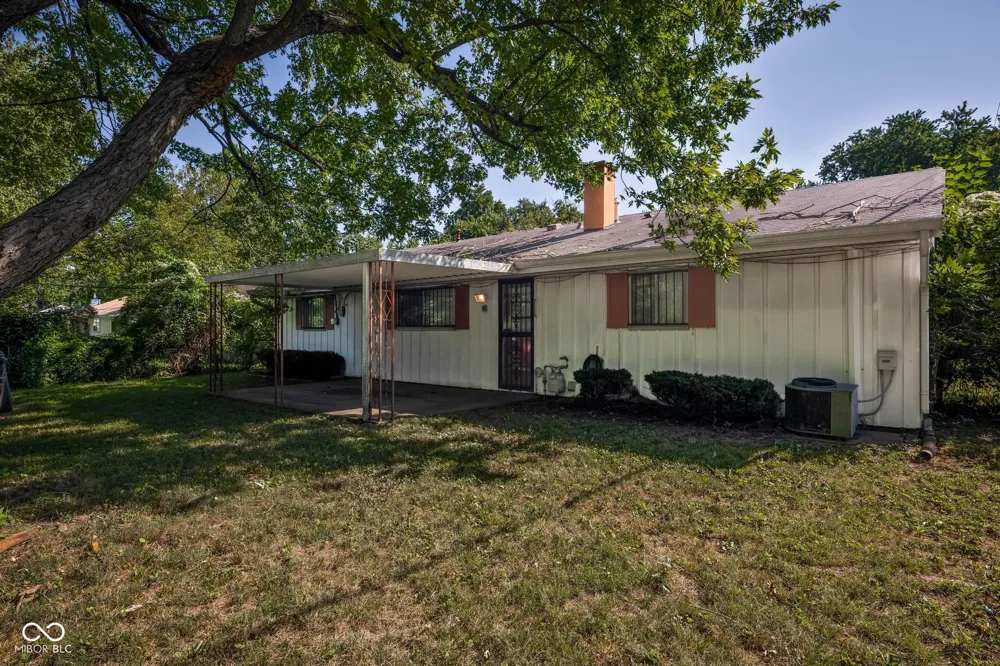 3956 Strathmore Drive Indianapolis, IN 46235