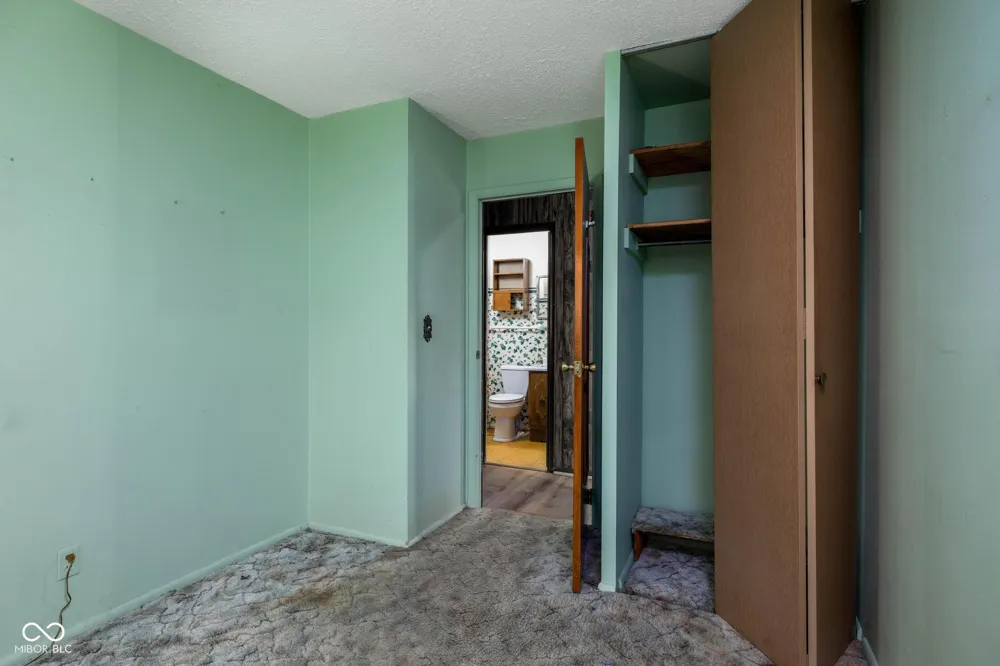 3956 Strathmore Drive Indianapolis, IN 46235