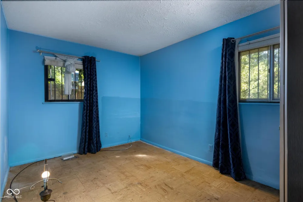 3956 Strathmore Drive Indianapolis, IN 46235
