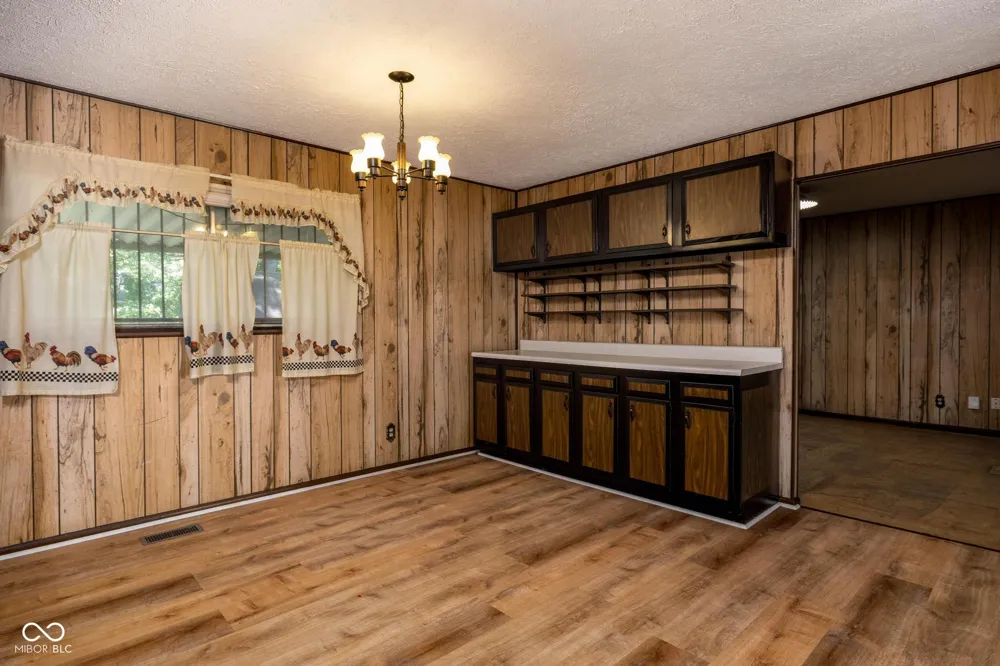 3956 Strathmore Drive Indianapolis, IN 46235
