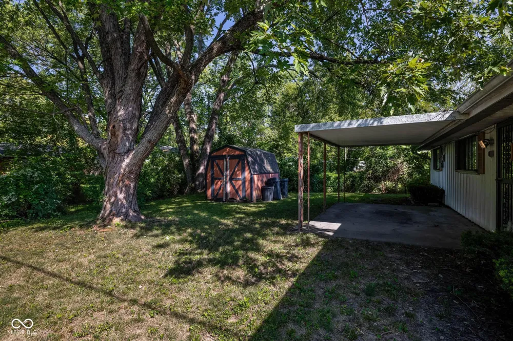 3956 Strathmore Drive Indianapolis, IN 46235
