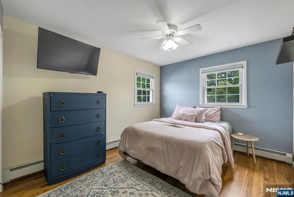 14 Aspen Court Paramus, NJ 07652