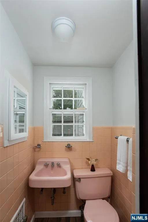 12 Marquette Road Montclair, NJ 07043