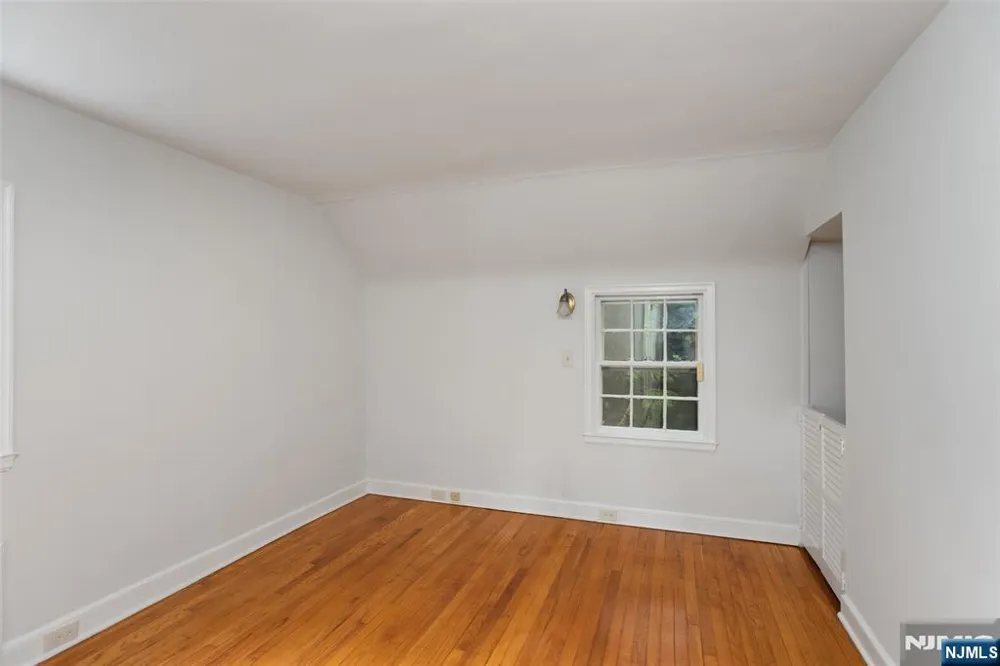 12 Marquette Road Montclair, NJ 07043