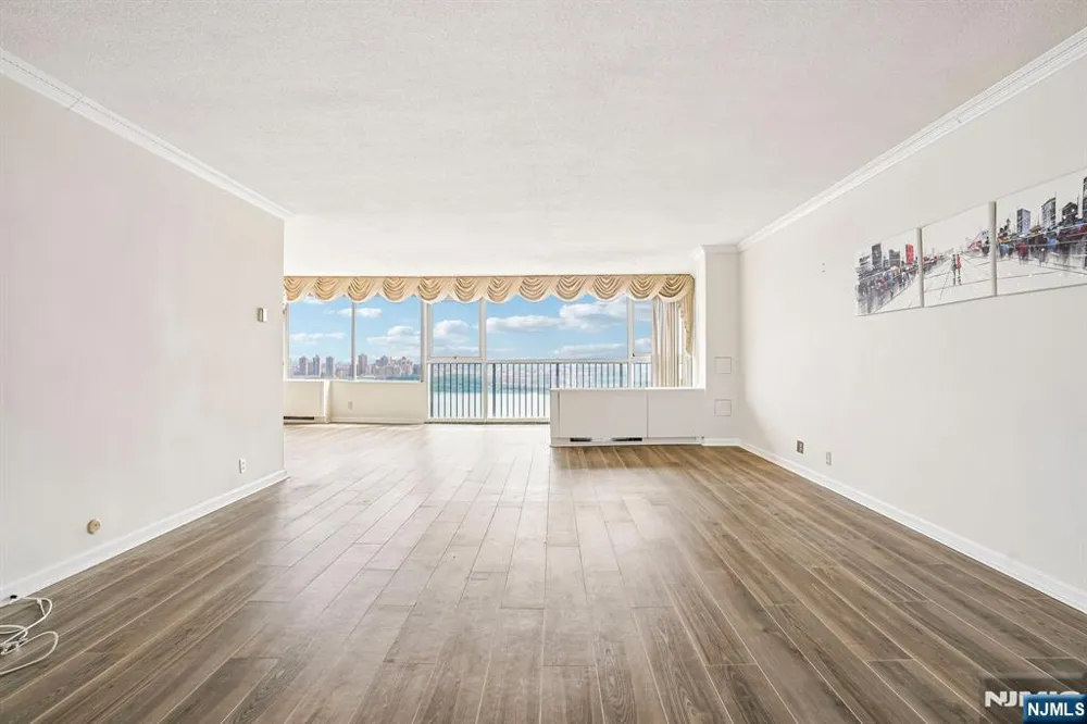 6 Horizon Road 1907 Fort Lee, NJ 07024