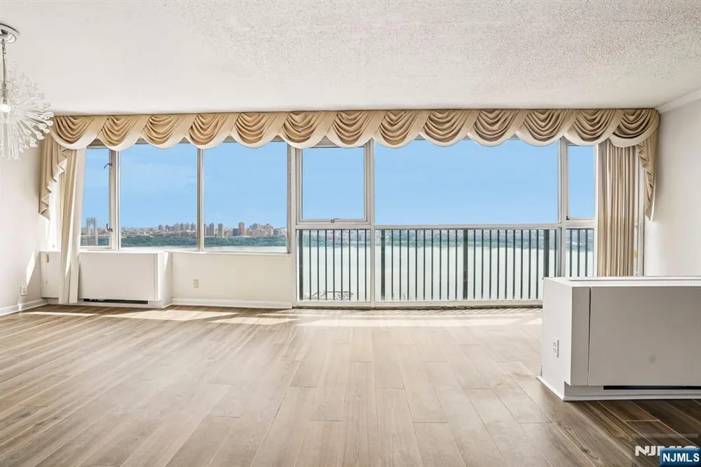 6 Horizon Road 1907 Fort Lee, NJ 07024