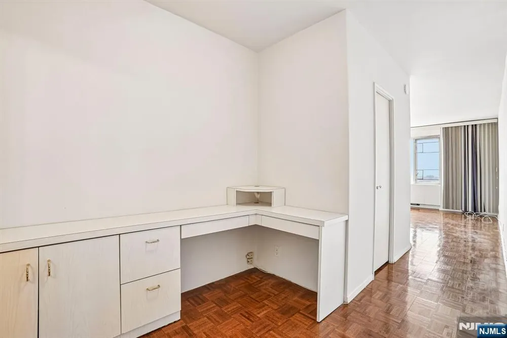 6 Horizon Road 1907 Fort Lee, NJ 07024