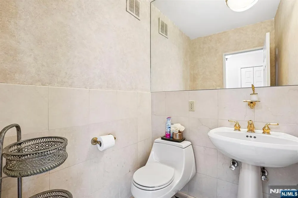 6 Horizon Road 1907 Fort Lee, NJ 07024