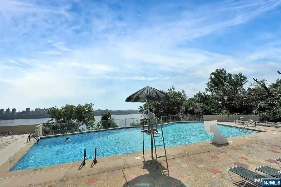 6 Horizon Road 1907 Fort Lee, NJ 07024