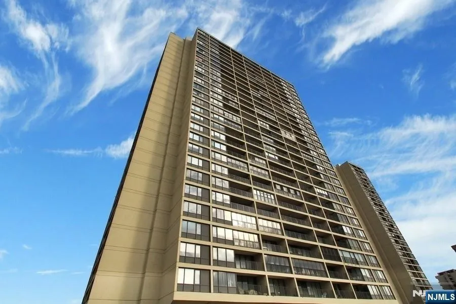 6 Horizon Road 1907 Fort Lee, NJ 07024