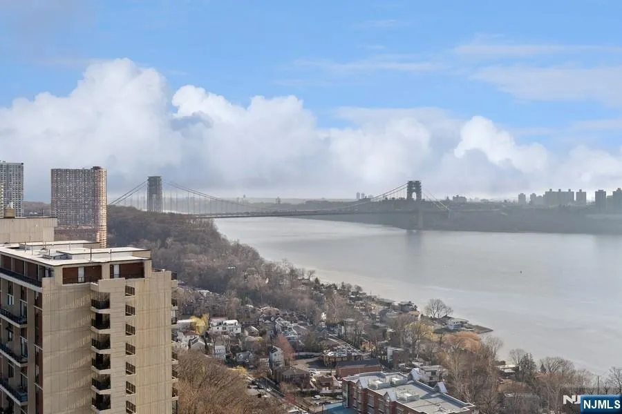 6 Horizon Road 1907 Fort Lee, NJ 07024