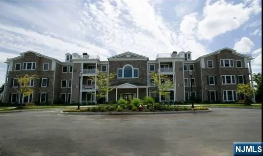 5 Tenakill Park E 317 Cresskill, NJ 07626