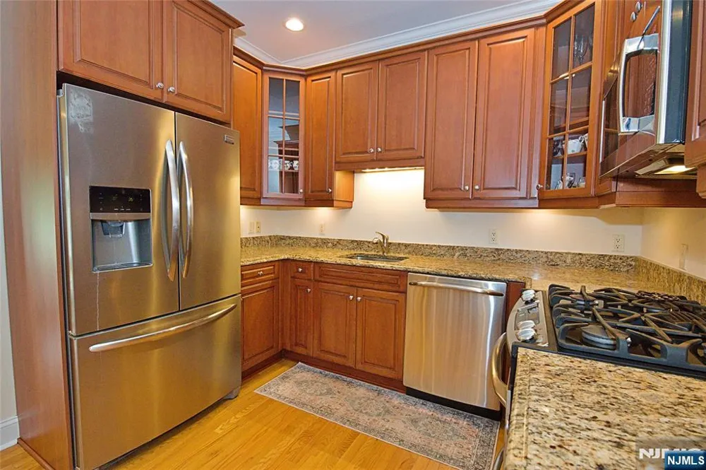 5 Tenakill Park E 317 Cresskill, NJ 07626